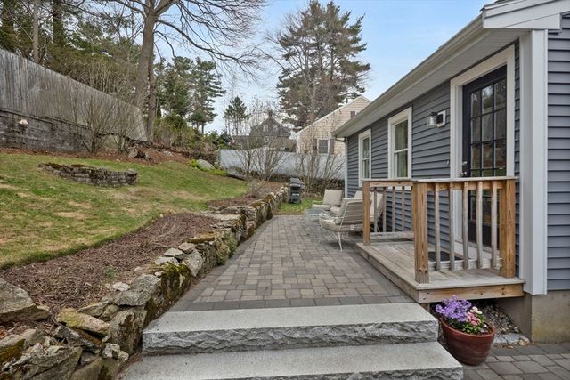 836 Lynnfield Street, Lynnfield, MA 01940