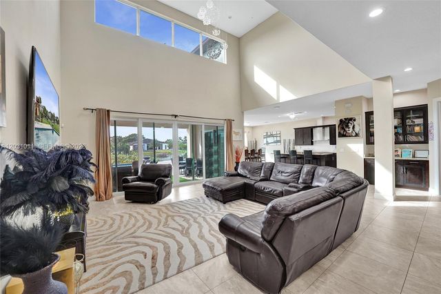 6804 N Stillwater Shores Drive, Davie, FL 33314