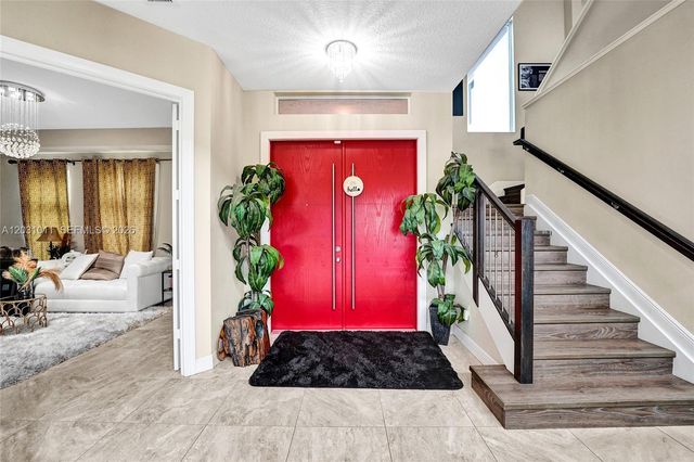 6804 N Stillwater Shores Drive, Davie, FL 33314