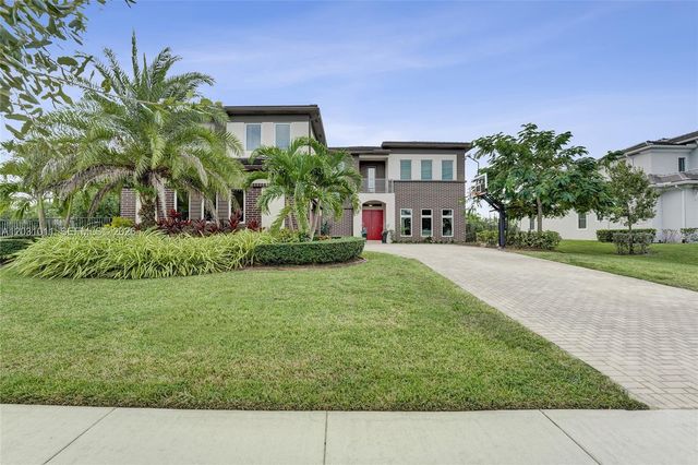 6804 N Stillwater Shores Drive, Davie, FL 33314