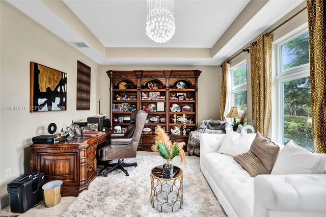 6804 N Stillwater Shores Drive, Davie, FL 33314