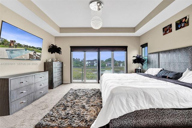 6804 N Stillwater Shores Drive, Davie, FL 33314