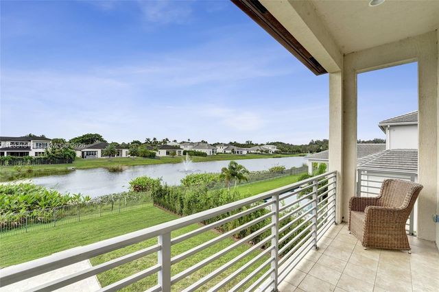 6804 N Stillwater Shores Drive, Davie, FL 33314
