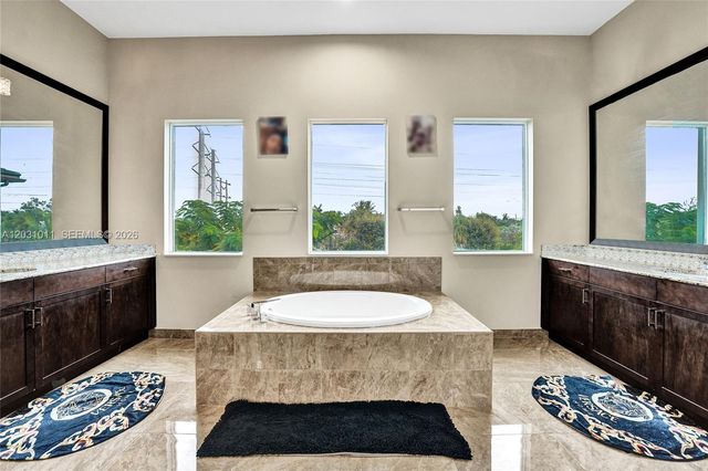 6804 N Stillwater Shores Drive, Davie, FL 33314