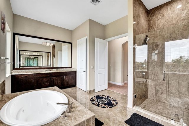 6804 N Stillwater Shores Drive, Davie, FL 33314