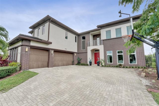 6804 N Stillwater Shores Drive, Davie, FL 33314