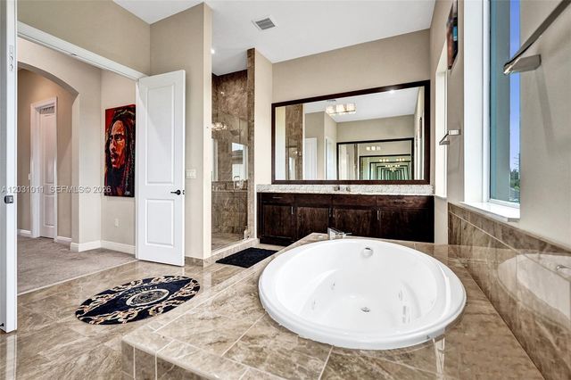 6804 N Stillwater Shores Drive, Davie, FL 33314