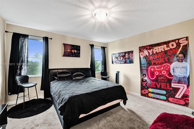6804 N Stillwater Shores Drive, Davie, FL 33314