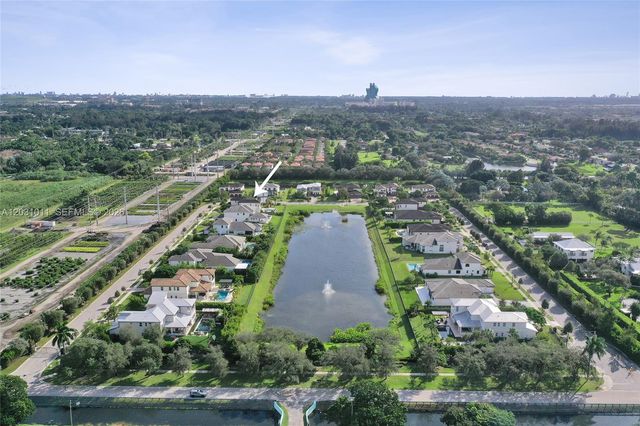 6804 N Stillwater Shores Drive, Davie, FL 33314