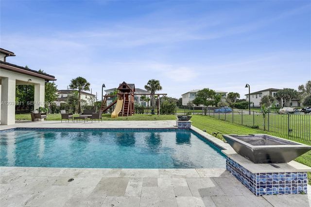6804 N Stillwater Shores Drive, Davie, FL 33314