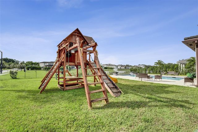 6804 N Stillwater Shores Drive, Davie, FL 33314