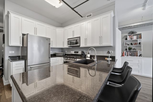 332 River Street 4504, Lemont, IL 60439