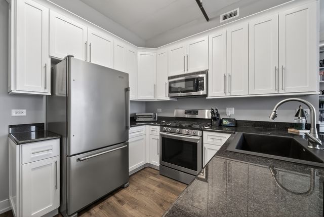 332 River Street 4504, Lemont, IL 60439