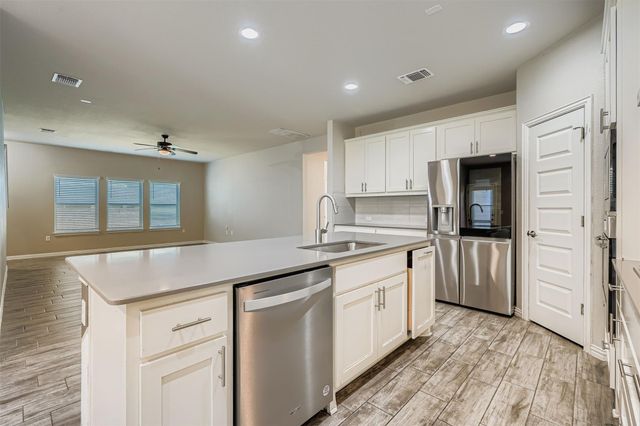 8800 Sikes WAY, Austin, TX 78747