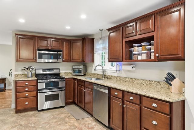 56 Timberline Drive, Nashua, NH 03062