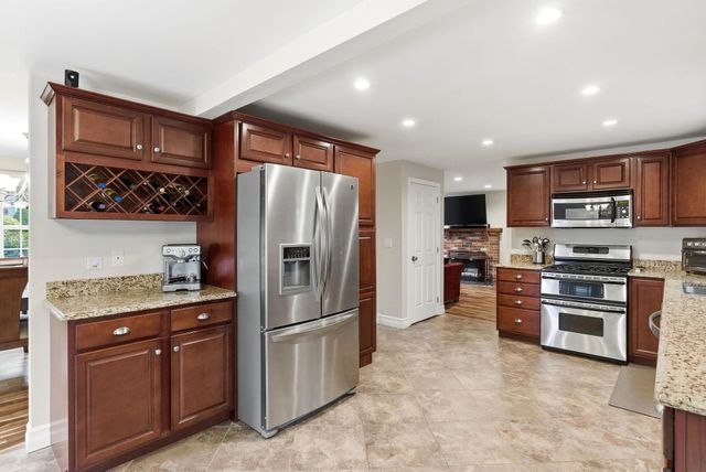56 Timberline Drive, Nashua, NH 03062