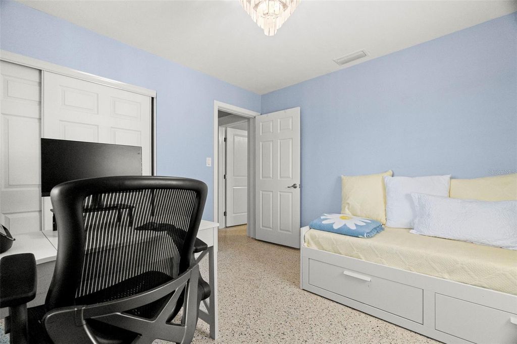 Image 22 of property listing at 6506 HILLSIDE AVENUE, Seminole, FL 33772