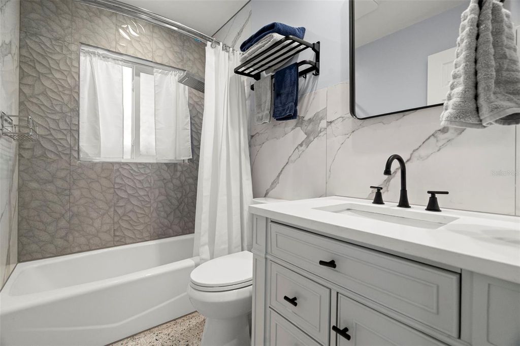 Image 25 of property listing at 6506 HILLSIDE AVENUE, Seminole, FL 33772