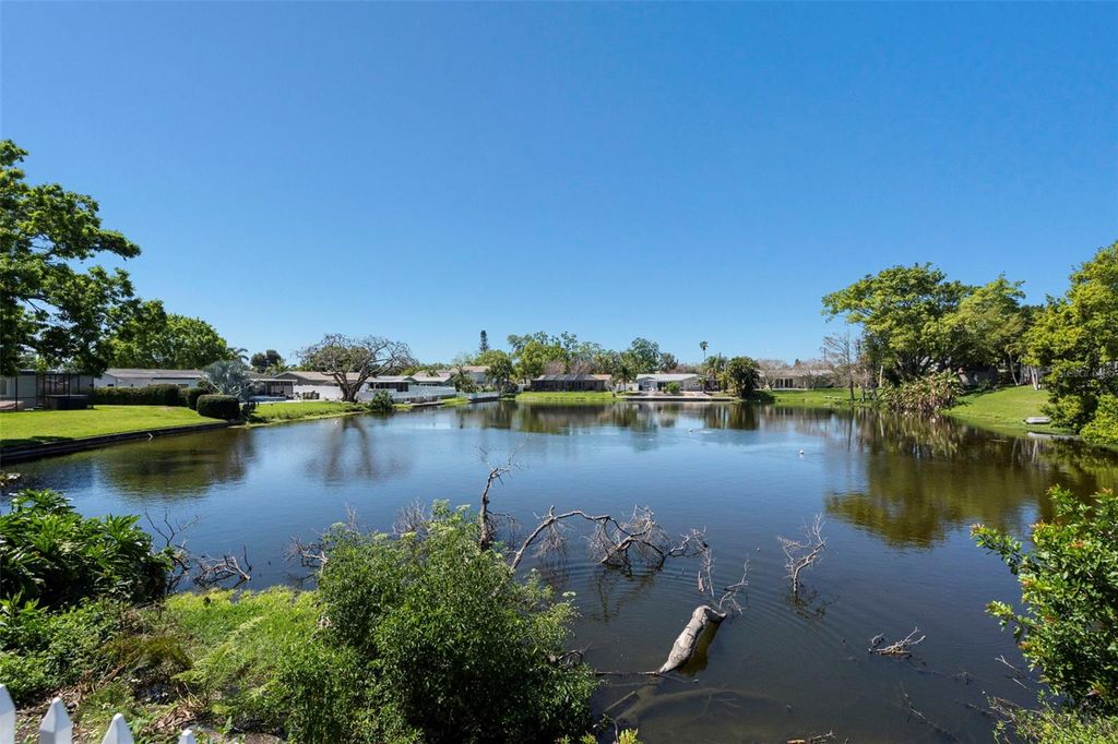 Image 37 of property listing at 6506 HILLSIDE AVENUE, Seminole, FL 33772