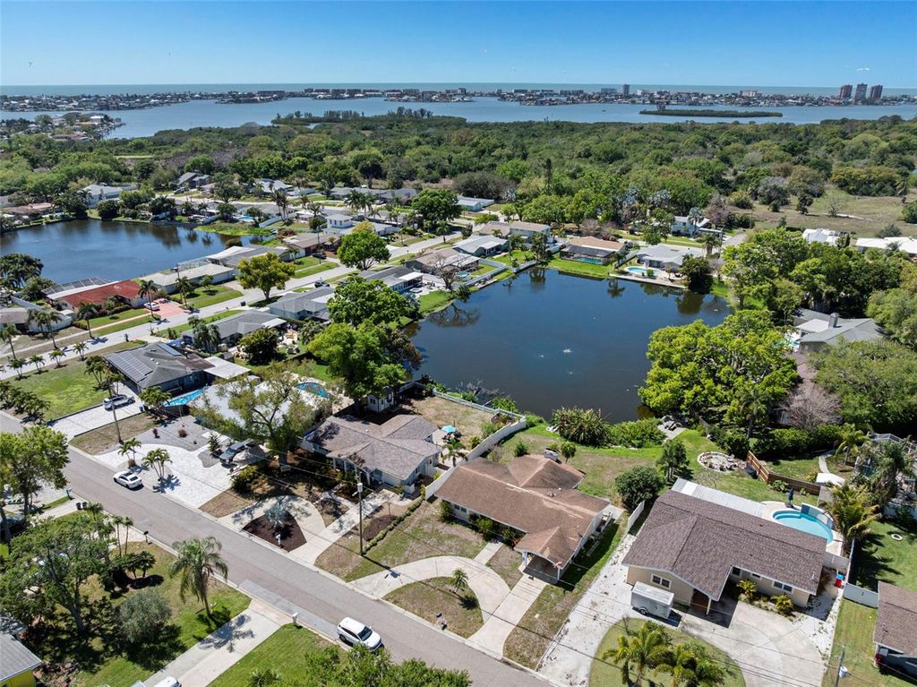 Image 42 of property listing at 6506 HILLSIDE AVENUE, Seminole, FL 33772