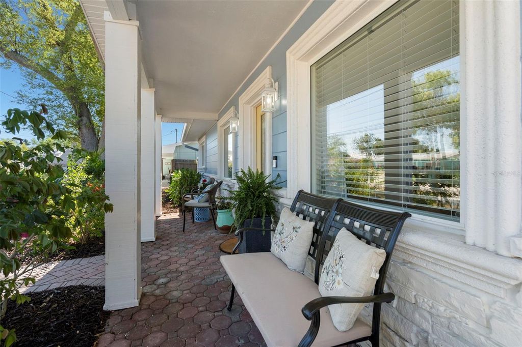 Image 6 of property listing at 6506 HILLSIDE AVENUE, Seminole, FL 33772