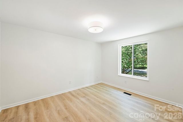 7323 Rollingridge Drive, Charlotte, NC 28211