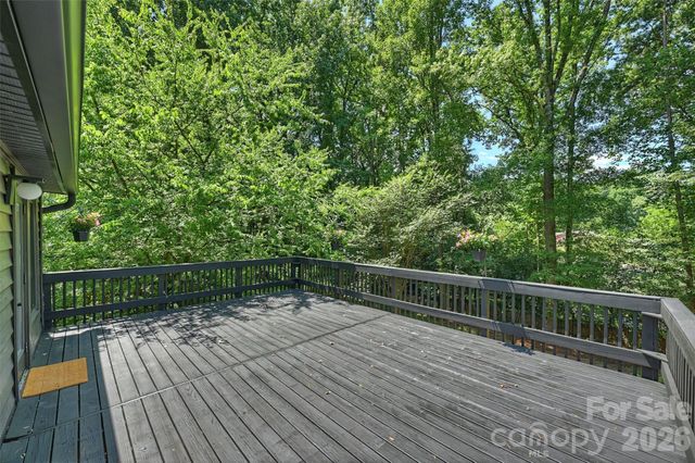 7323 Rollingridge Drive, Charlotte, NC 28211