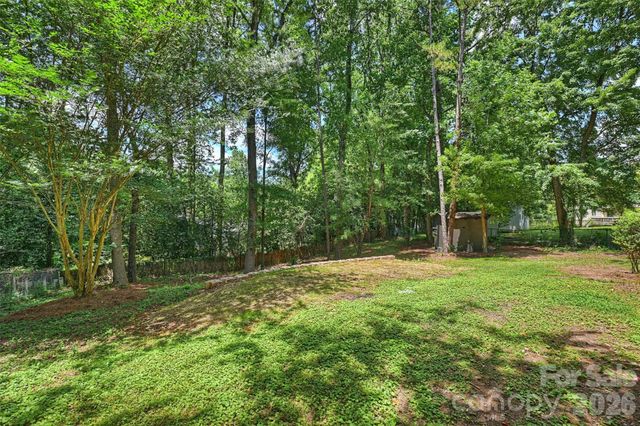 7323 Rollingridge Drive, Charlotte, NC 28211