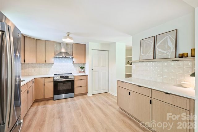 7323 Rollingridge Drive, Charlotte, NC 28211