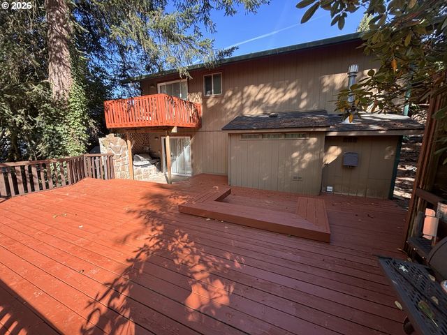 3820 Se EL CAMINO Dr, Gresham, OR 97080