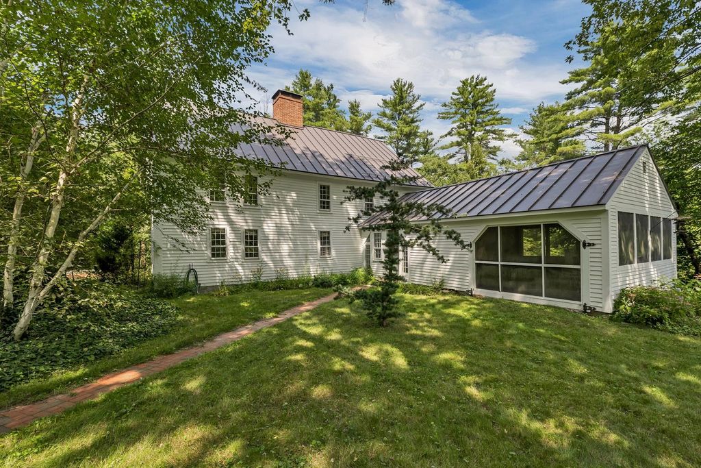 457 Reservoir Drive, Weare, NH 03281