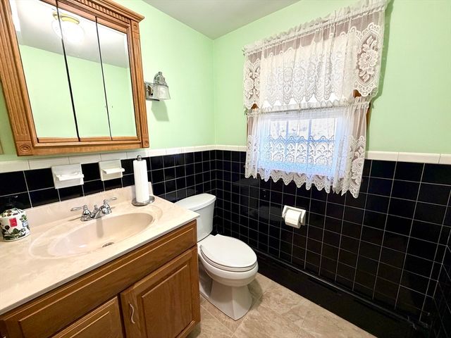 199 Plymouth St, Whitman, MA 02382