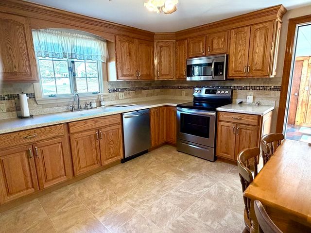 199 Plymouth St, Whitman, MA 02382