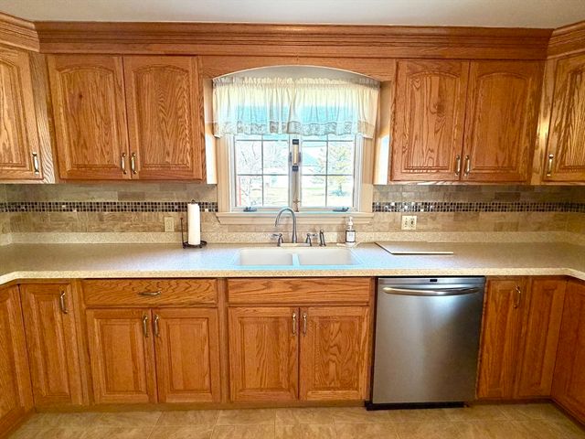 199 Plymouth St, Whitman, MA 02382