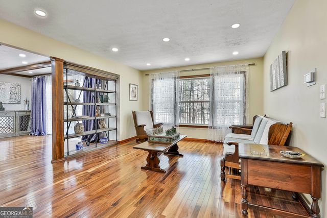 190 Willow Lake Lane, Sharpsburg, GA 30277