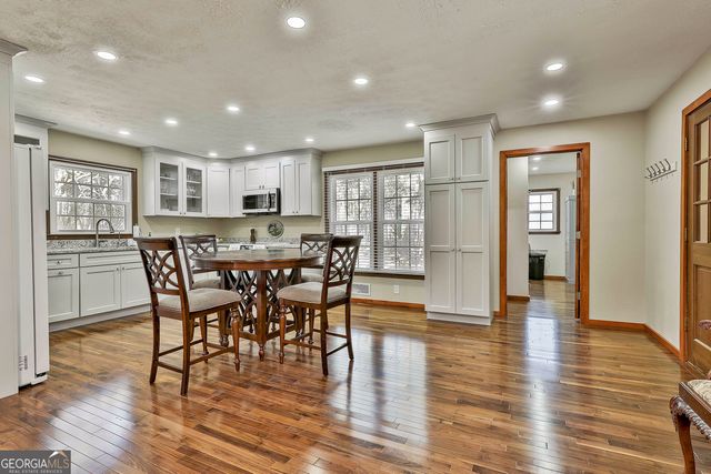 190 Willow Lake Lane, Sharpsburg, GA 30277