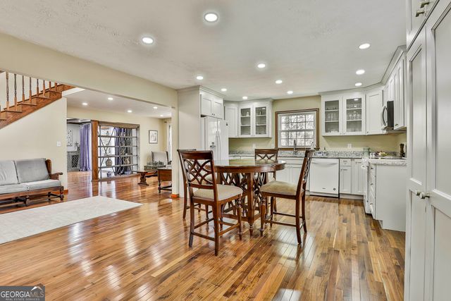 190 Willow Lake Lane, Sharpsburg, GA 30277