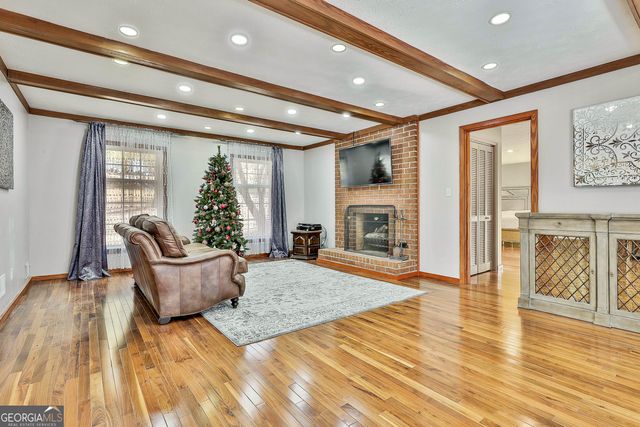 190 Willow Lake Lane, Sharpsburg, GA 30277