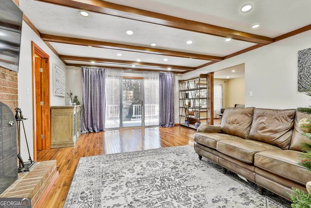 190 Willow Lake Lane, Sharpsburg, GA 30277