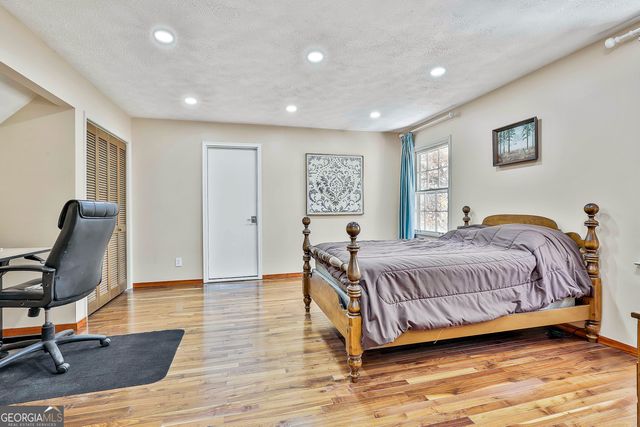 190 Willow Lake Lane, Sharpsburg, GA 30277