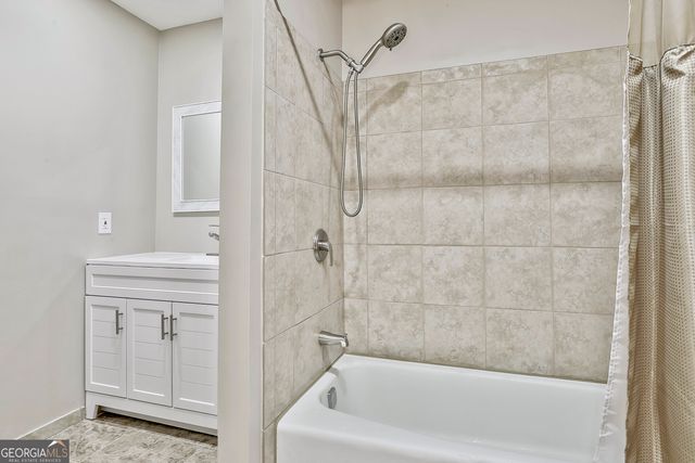 190 Willow Lake Lane, Sharpsburg, GA 30277