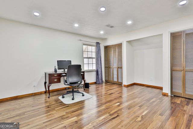 190 Willow Lake Lane, Sharpsburg, GA 30277