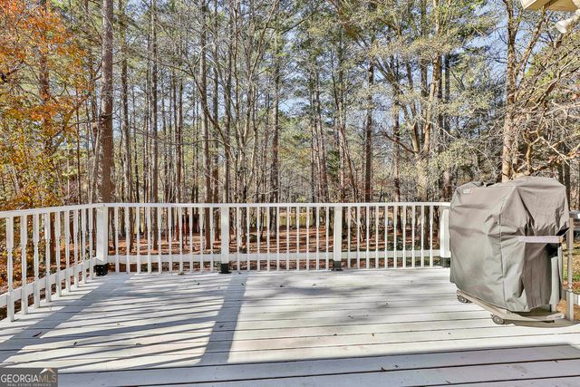 190 Willow Lake Lane, Sharpsburg, GA 30277