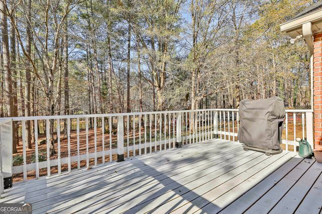 190 Willow Lake Lane, Sharpsburg, GA 30277