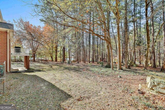 190 Willow Lake Lane, Sharpsburg, GA 30277