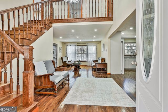 190 Willow Lake Lane, Sharpsburg, GA 30277