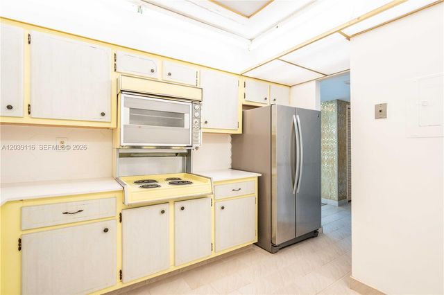 9500 W Bay Harbor Drive 7D, Bay Harbor Islands, FL 33154