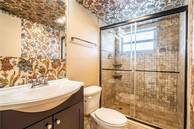 9500 W Bay Harbor Drive 7D, Bay Harbor Islands, FL 33154