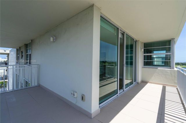9500 W Bay Harbor Drive 7D, Bay Harbor Islands, FL 33154