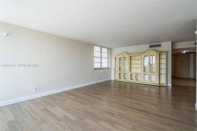 9500 W Bay Harbor Drive 7D, Bay Harbor Islands, FL 33154